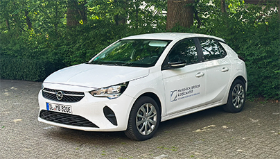 Elektrisches Firmenfahrzeug der nachhaltigen MBD Steuerberatung in Oldenburg – gefördert durch NextGenerationEU